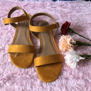 Call it spring sandal US size 7